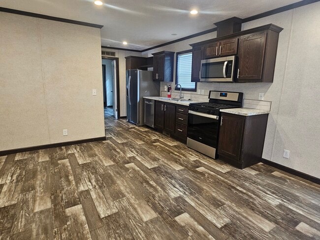 Building Photo - 333 E Lakewood Blvd