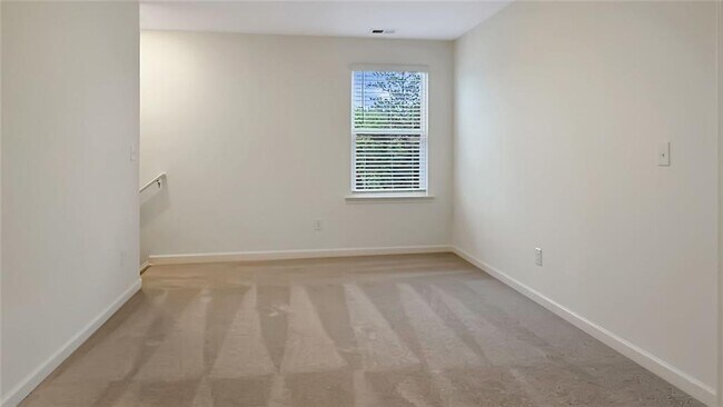 Building Photo - 104 Red Maple Wy