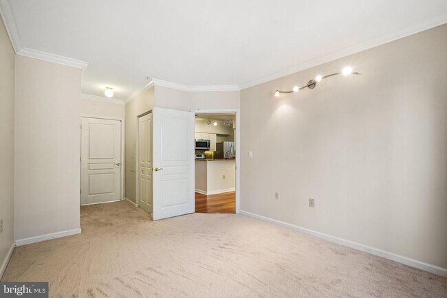 Building Photo - 2204 Westcourt Ln
