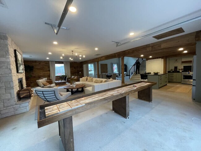 Building Photo - 8442 E McNelly Rd