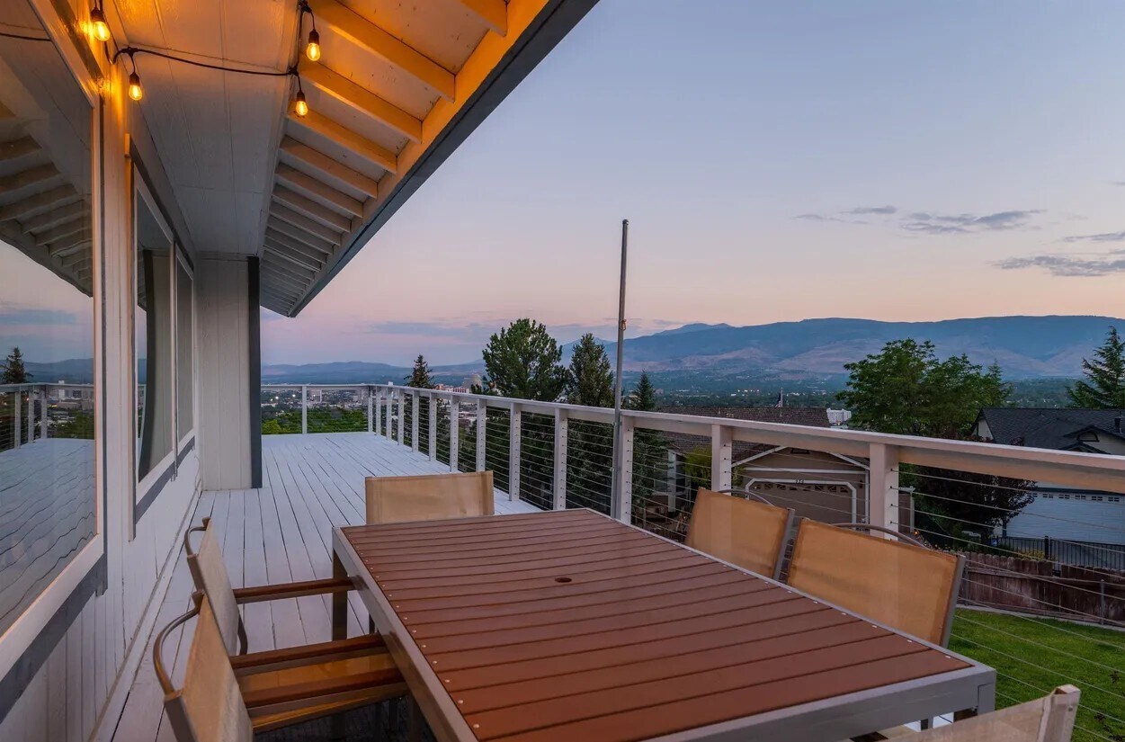 Building Photo - 932 University Ridge Ct