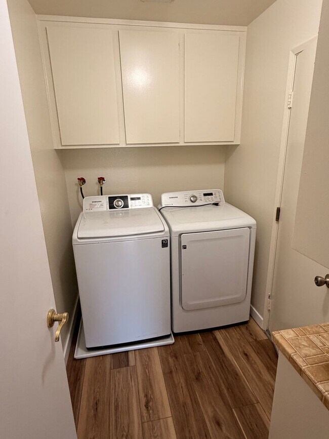 Building Photo - Nice Holmby II model home in Leisure Village 55+ Active Community