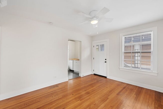 Building Photo - Charming 1-Bedroom in the Heart of Montrose!