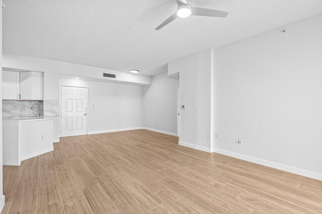 Building Photo - 1000 Scotia Dr