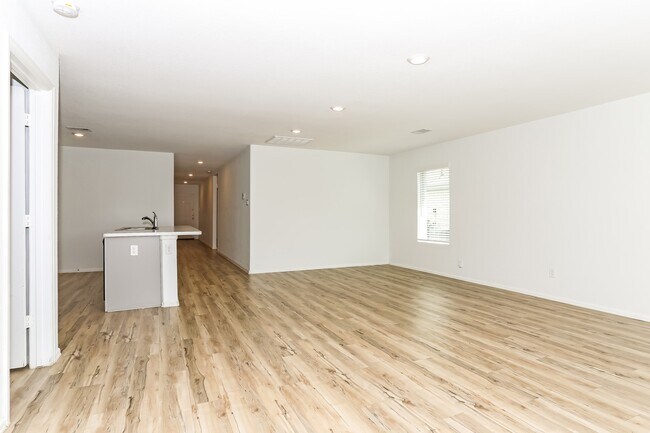 Building Photo - 3315 Aster Mdw Wy