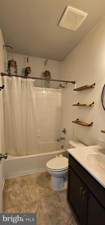 Building Photo - 126 Lindy Wy