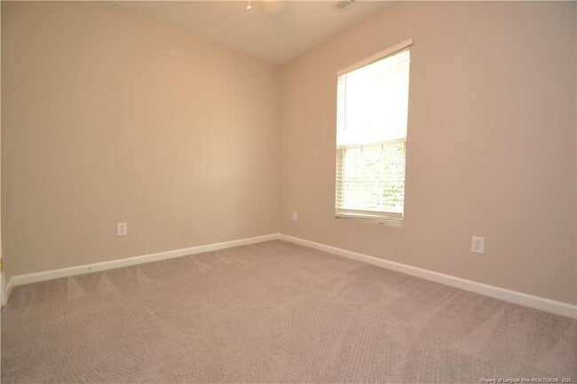 Building Photo - 600 Walnut Woods Dr