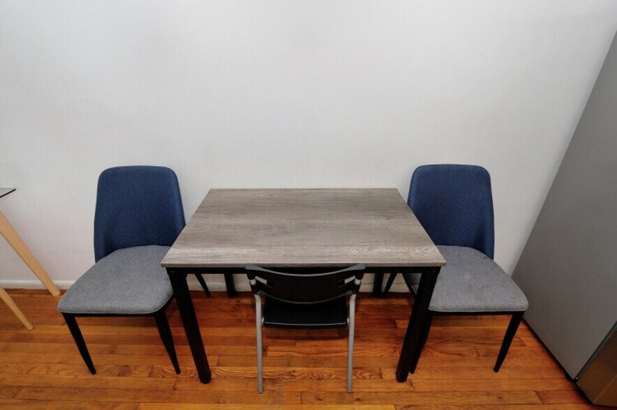 Building Photo - 474 9th Ave