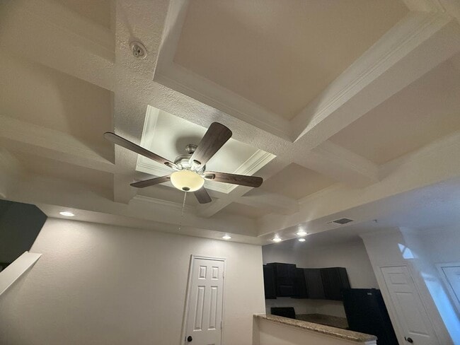 Building Photo - Townhome Near Retama Park...No Carpet.