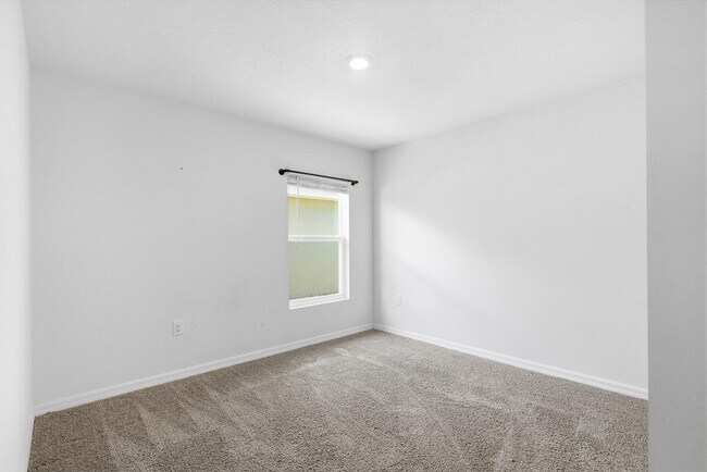 Building Photo - 13196 Golden Lime Ave