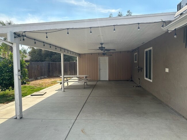 Building Photo - 5217 W Howard Ct