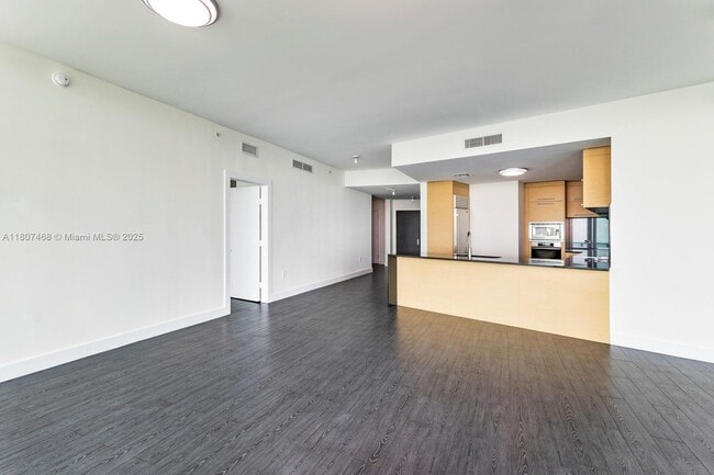 Building Photo - 900 Biscayne Blvd
