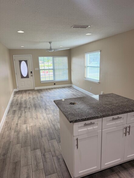 Building Photo - 6760 Pot O Gold Ln