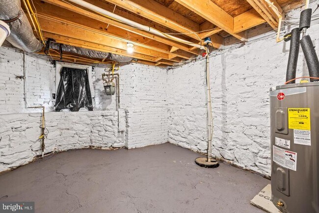 Building Photo - 2822 Frederick Ave