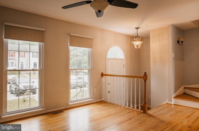 Building Photo - 394 Doral Ct