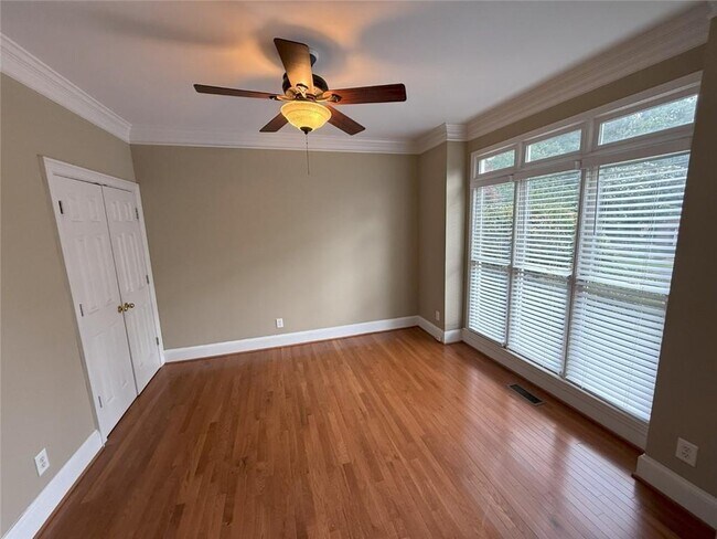 Building Photo - 715 Apsley Way