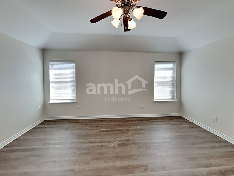 Building Photo - 429 Brookhollow Ln