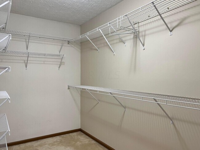 Building Photo - 758 N Starr Dr