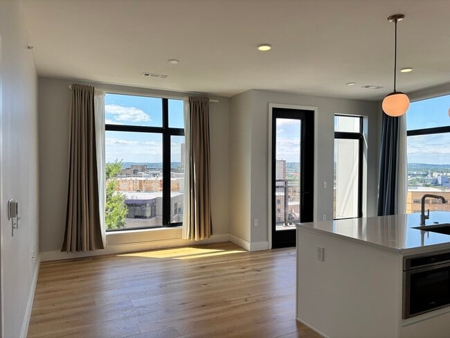 Building Photo - 191 Washington St