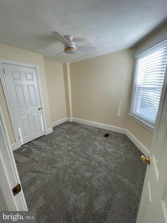 Building Photo - 760 W Railroad Ave