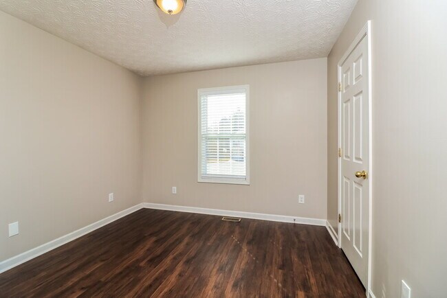 Building Photo - 36 Dewey Dr