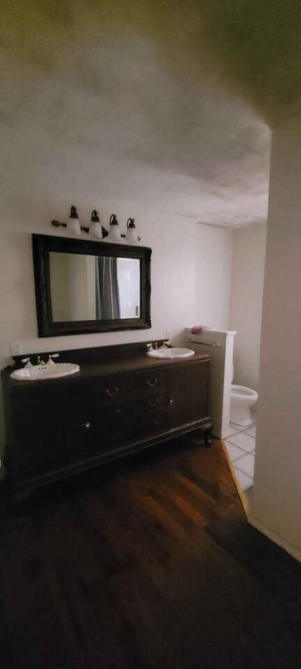 Building Photo - 918 S Luster Ave