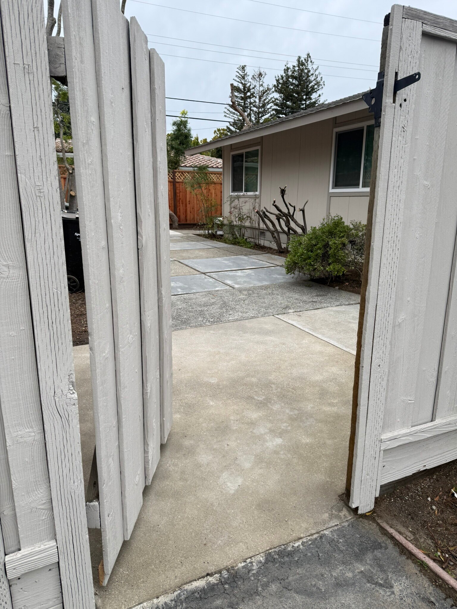 Building Photo - 1677 Canary Dr