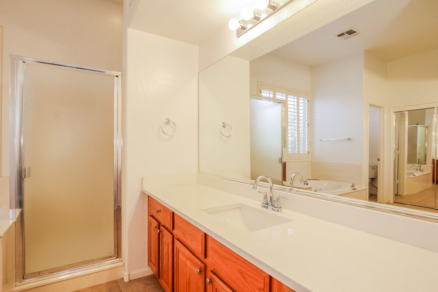 Building Photo - 17731 W Smt Dr