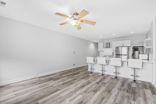 Building Photo - 1726 N Kedzie Ave