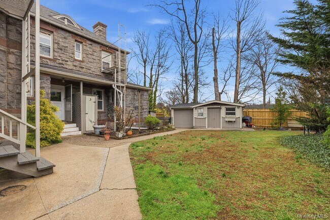 Building Photo - 61 Orchard Ave