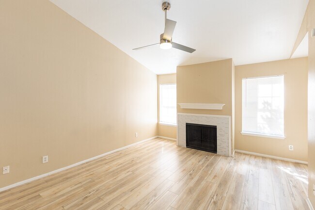 Building Photo - 14600 Fonmeadow Dr