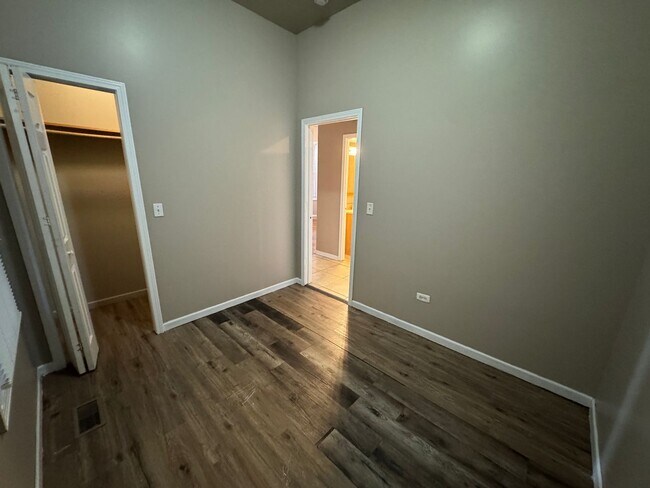 Building Photo - 5612 S Morgan St