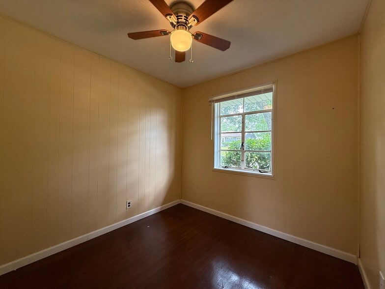 Building Photo - 7727 Paddington Dr