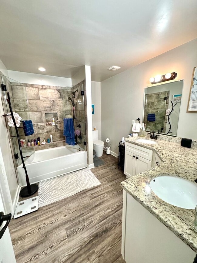 Building Photo - WELCOME HOME to your Beautifully updated townhome.
