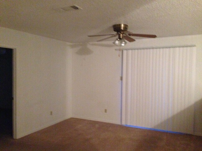 Building Photo - A FOURPLEX ON THE SHUTTLE ROUTE WITH PRIVACY FENCED YARD!!!