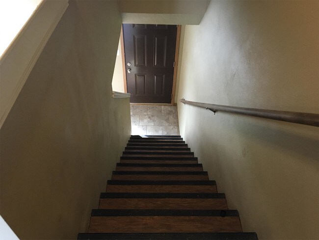 Building Photo - 304 Biggs Dr