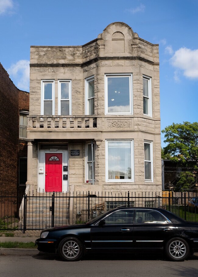 Building Photo - 3822 W Monroe St