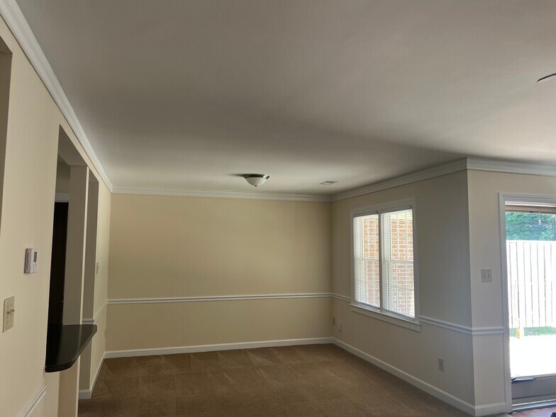 Building Photo - 2505 Saint Christopher Cir SW