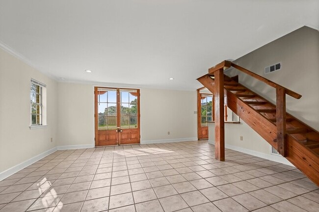Building Photo - 2662 Brentwood Dr