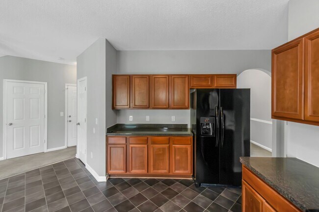 Building Photo - 4 Bedroom 3 bath Gorgeous Home