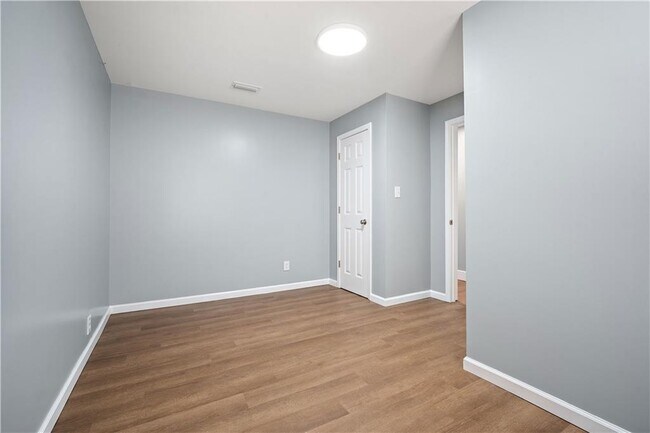 Building Photo - 354 S Dearborn St