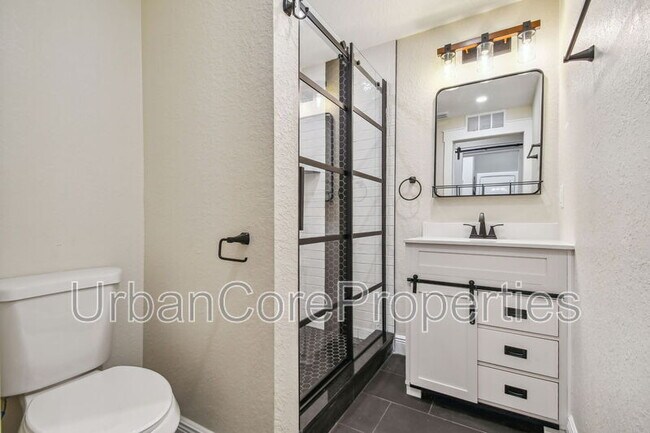 Building Photo - 325 15th Ave NE