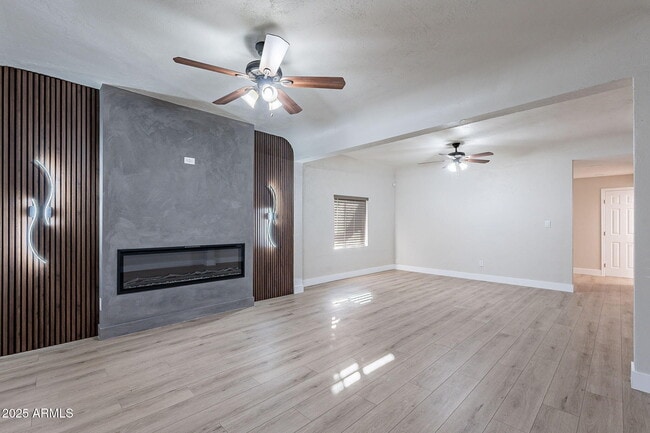 Building Photo - 745 E Pierce St