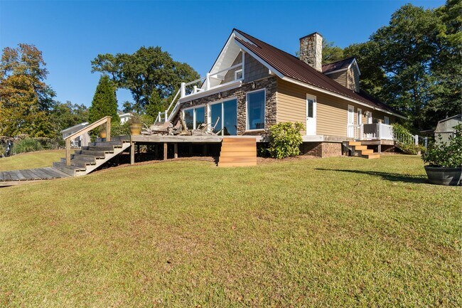 Building Photo - Waterfront Property