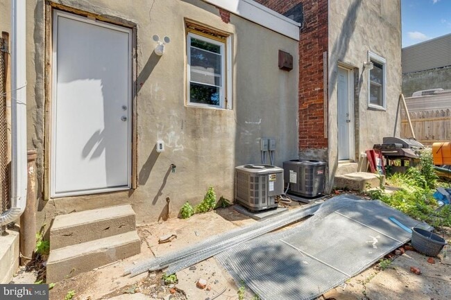 Building Photo - 410 Diamond St