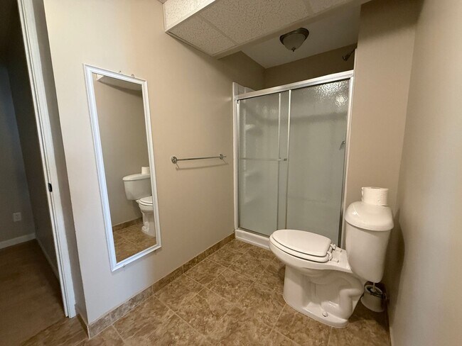 Building Photo - 1303 Cottonwood Ave