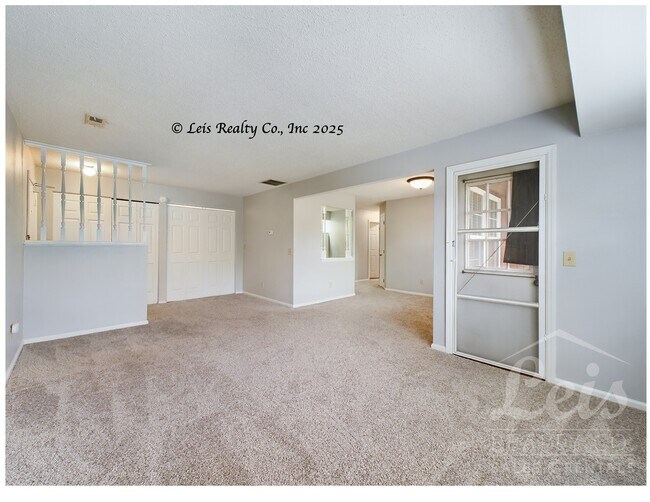 Building Photo - 1355 Mar Del Dr