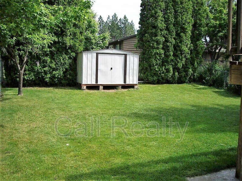 Building Photo - 10905 E 33rd Ave