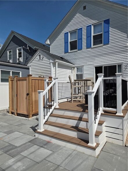 Building Photo - 33 Slocum St