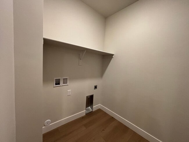 Building Photo - SINGLE LEVEL TOWNHOME FOR RENT!